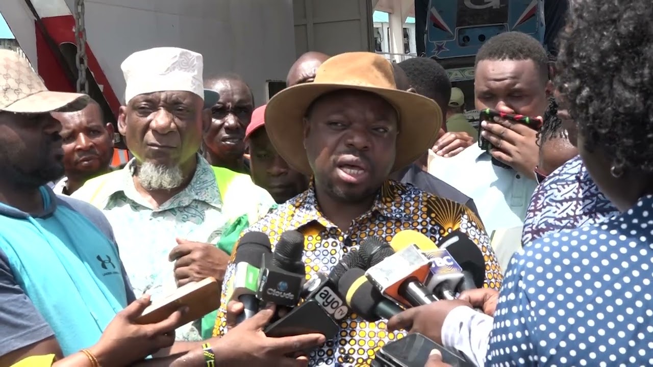 UZINDUZI WA VIVUKO KIGAMBONI | WAZIRI UREGA ATIA NENO
