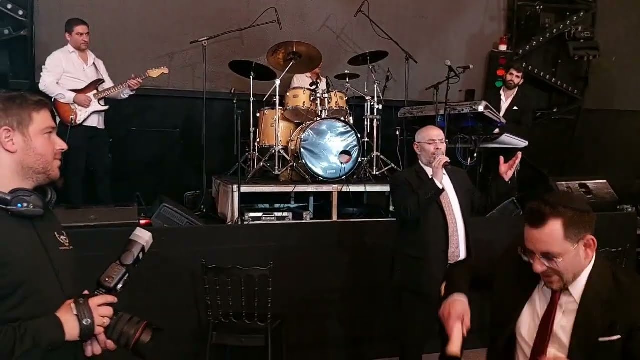 רפי נפתלי -אדון עולם *חפלה מזרחית -/תזמורת דני אבידני
