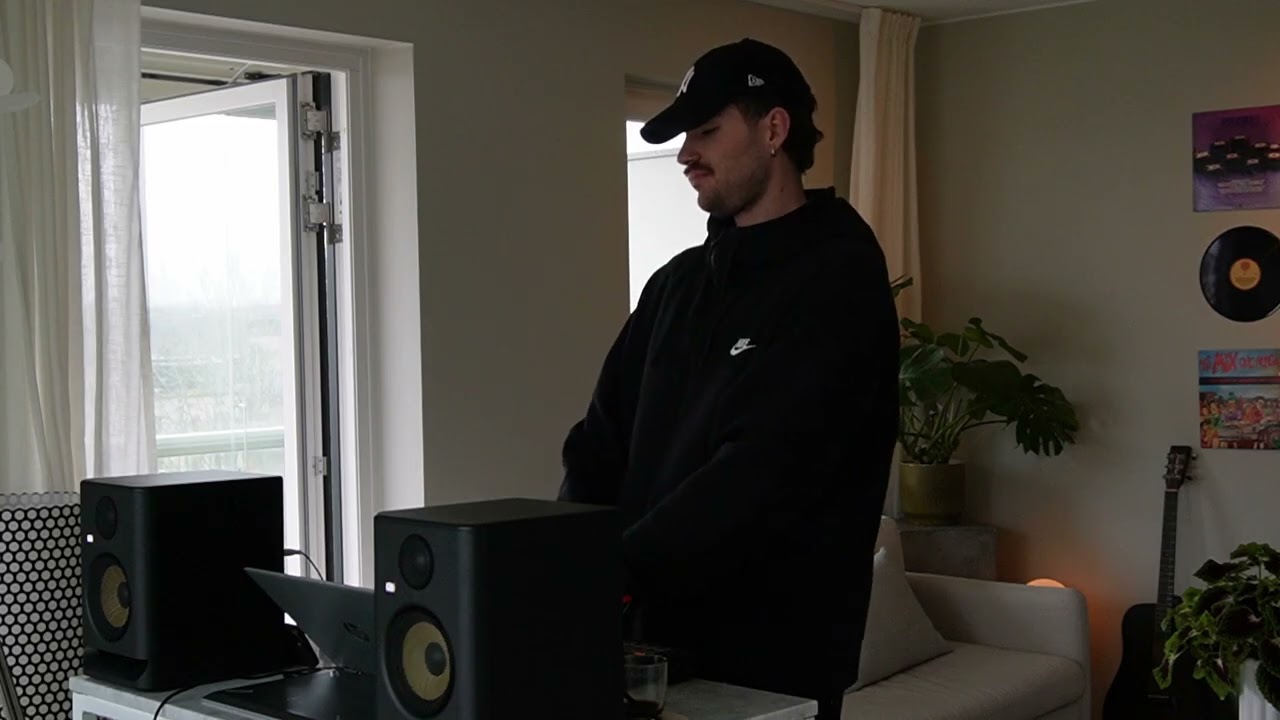 Rainy Morning Groovy House Sesh | philophunk
