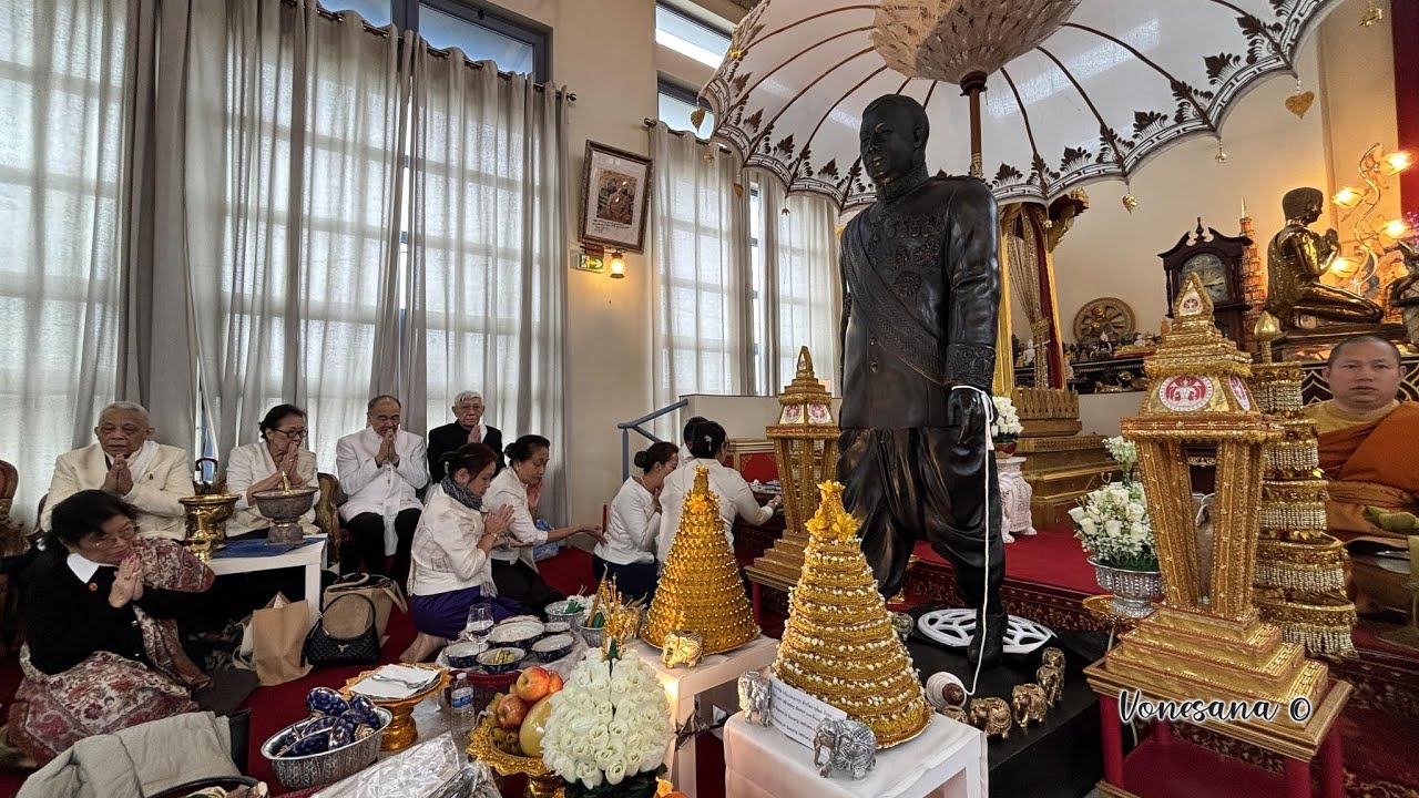 1 Cérémonie religieuse à la mémoire de Feu SM le Roi Sri Savang Vatthana,Roi du Laos