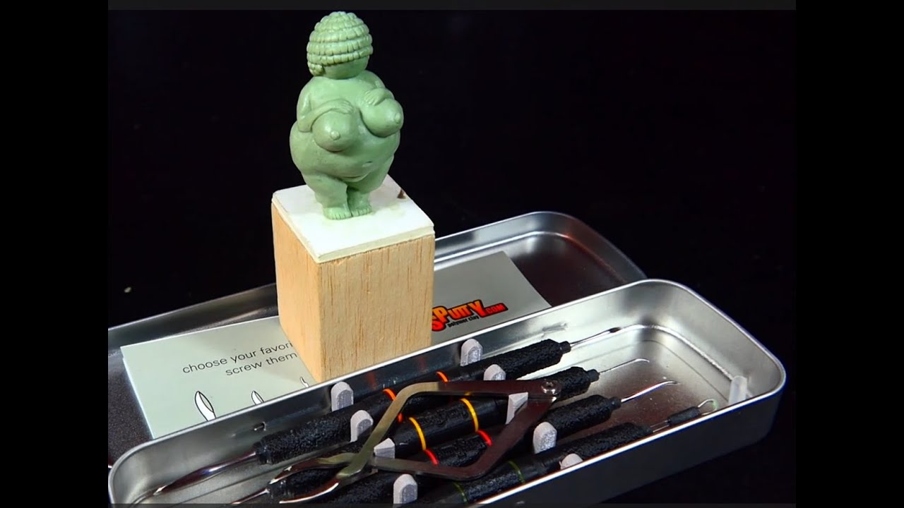 sculpting the Venus von Willendorf