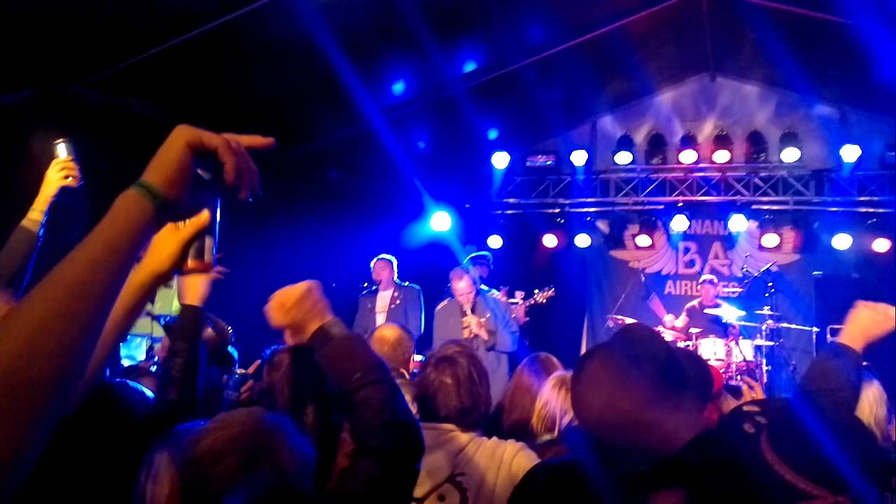 Banana Airlines Mercedes Rein Live Alta 2.Sept 2011