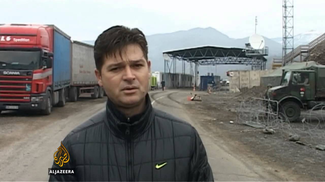 Privrednici blokirali prelaz Jarinje - Al Jazeera Balkans