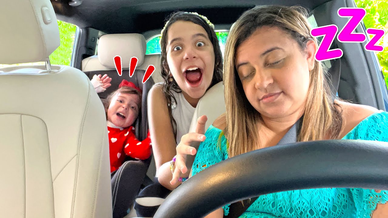SARAH E ELOAH em uma HISTÓRIA ENGRAÇADA da MAMÃE DORMINDO no parquinho