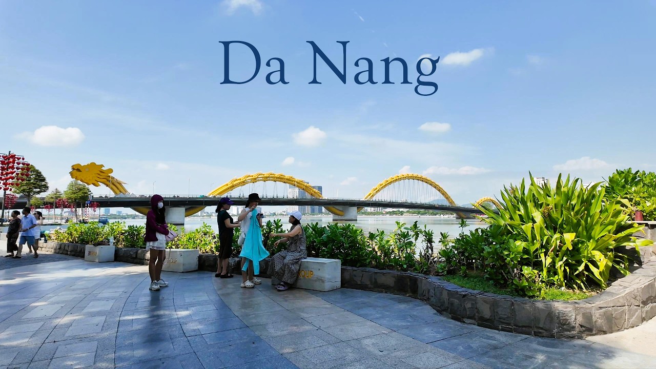 Da Nang, Vietnam - Riverside walk to the Dragon Bridge (2160p)