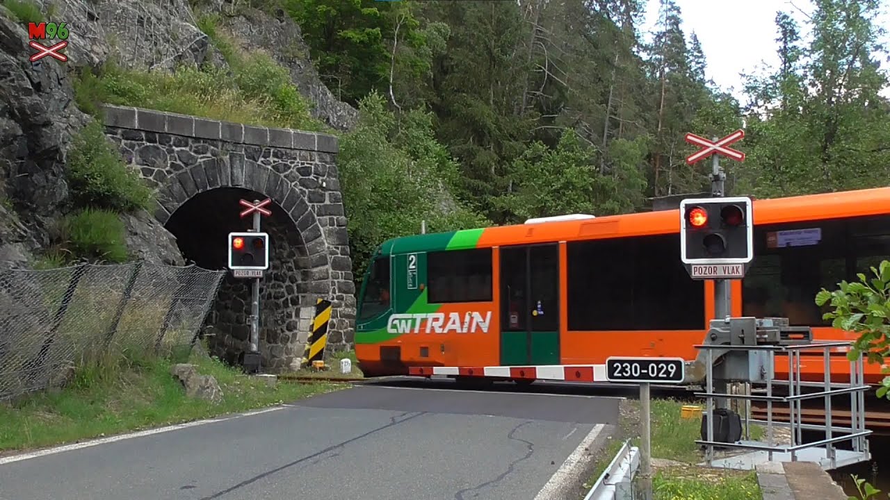 Železniční přejezd Louka u Mariánských Lázní [P371] - 10.7.2021 / Czech railroad crossing
