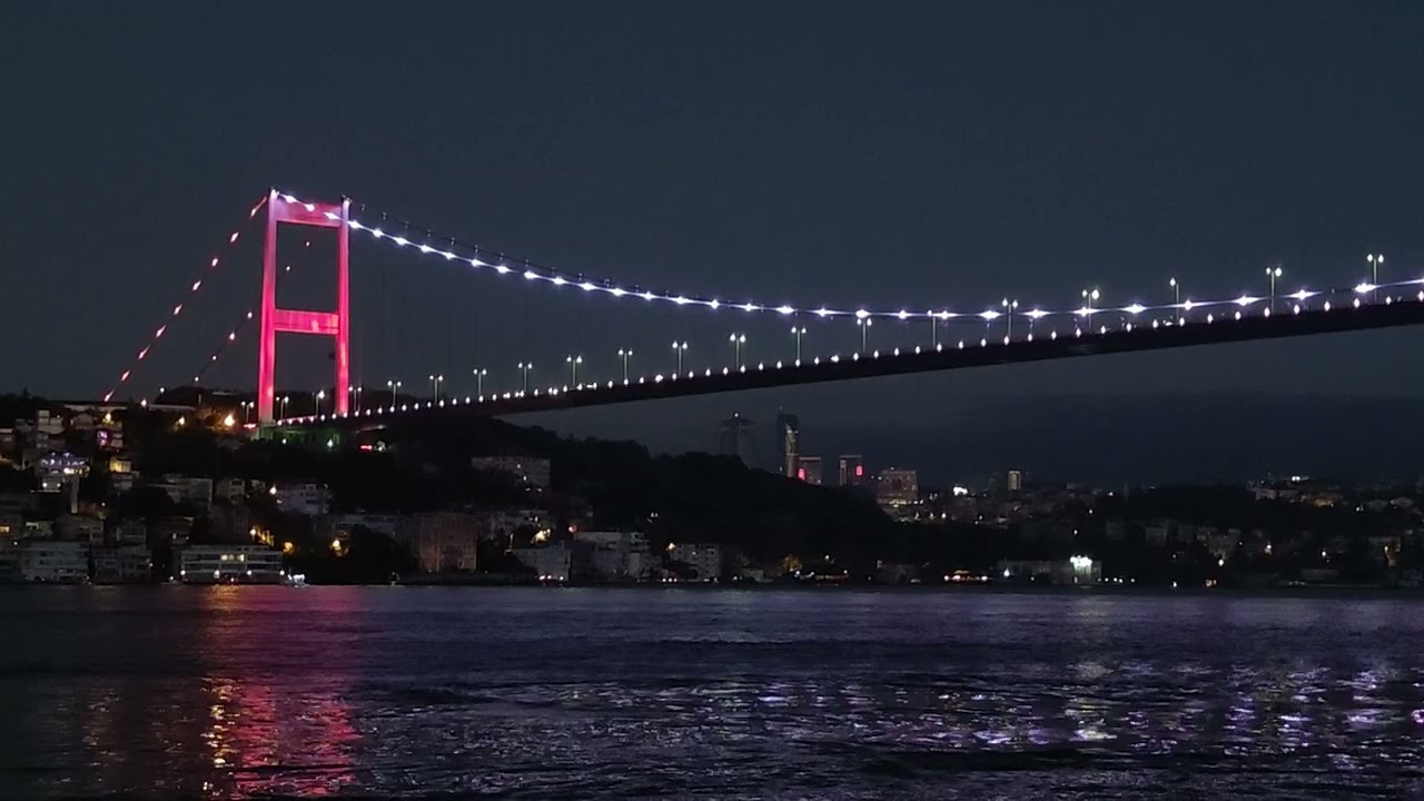 Sabahın Sesizliginde İstanbul Boğazı 