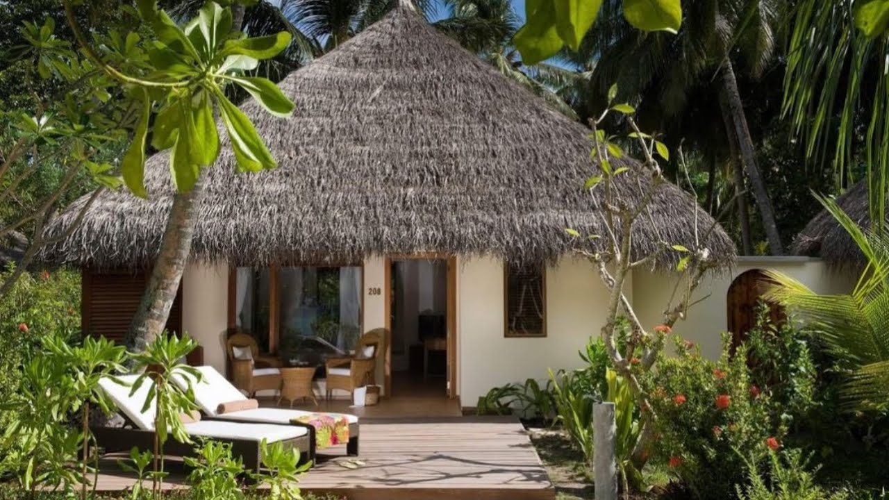Deluxe Beach Villa Room Tour 🏝 Kuramathi Maldives 🌊 Jacuzzi time 😍