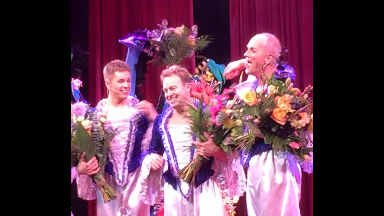 Priscilla hits Amsterdam: Priscilla in première in Carré