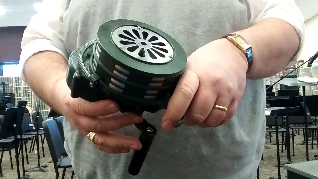 Hand cranked alarm/ air raid siren/ police siren