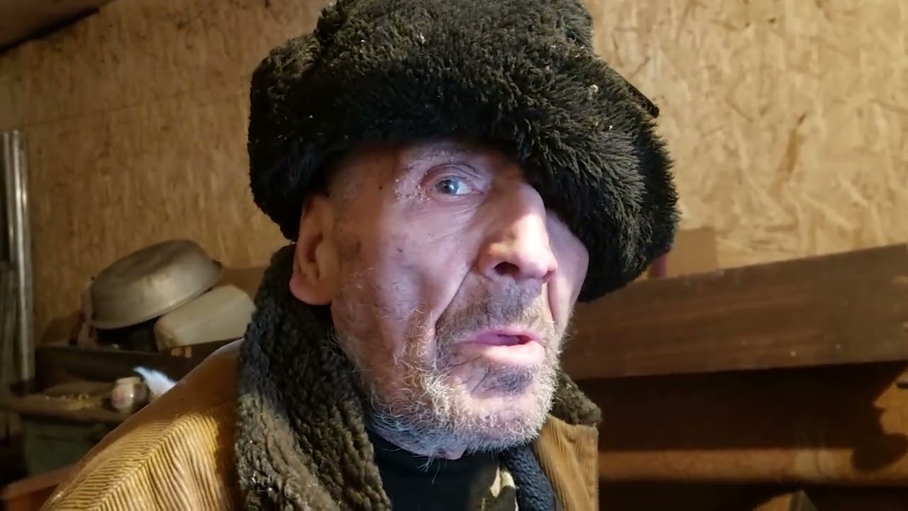Деду Матвею привезли зерно