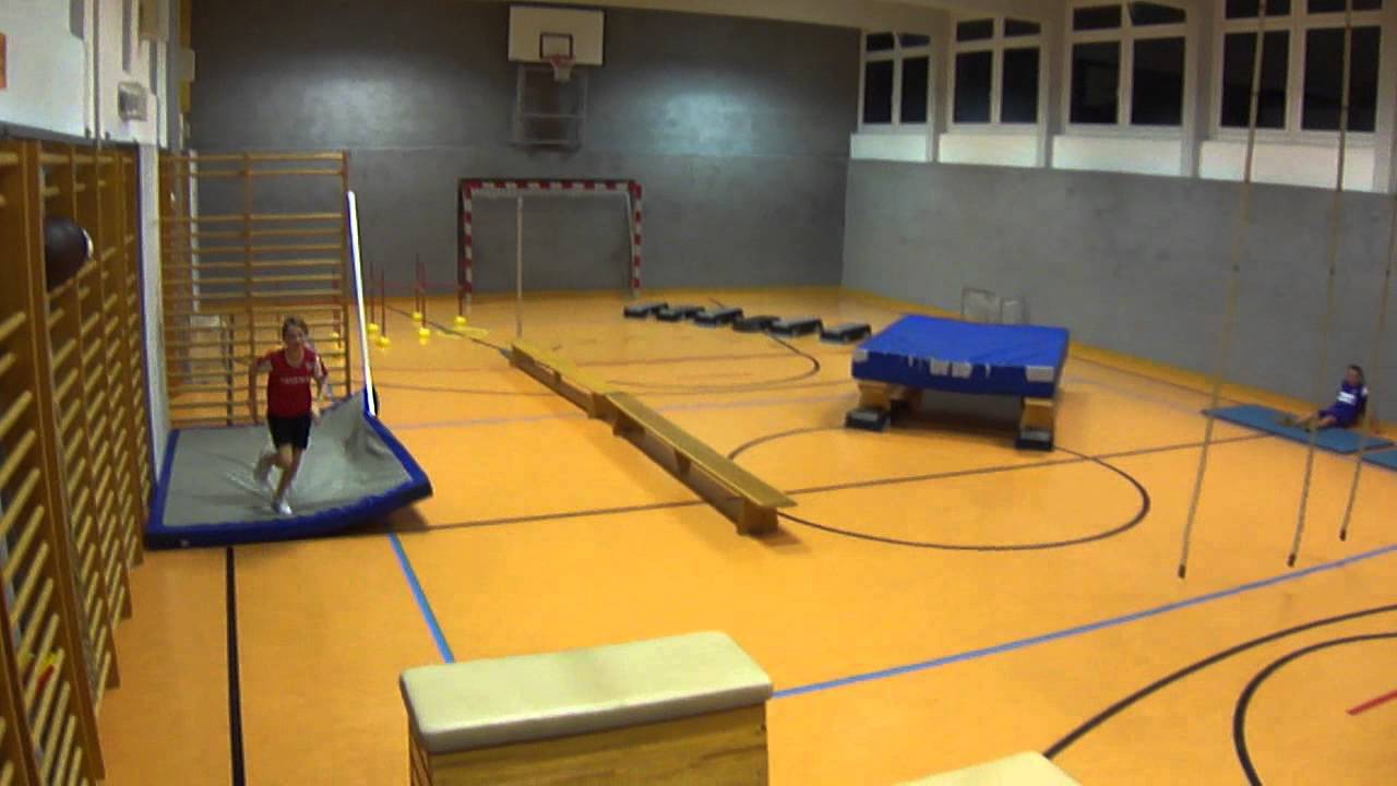 WSV Training -  Hindernisparkour - Jakob verfolgt von Theresa