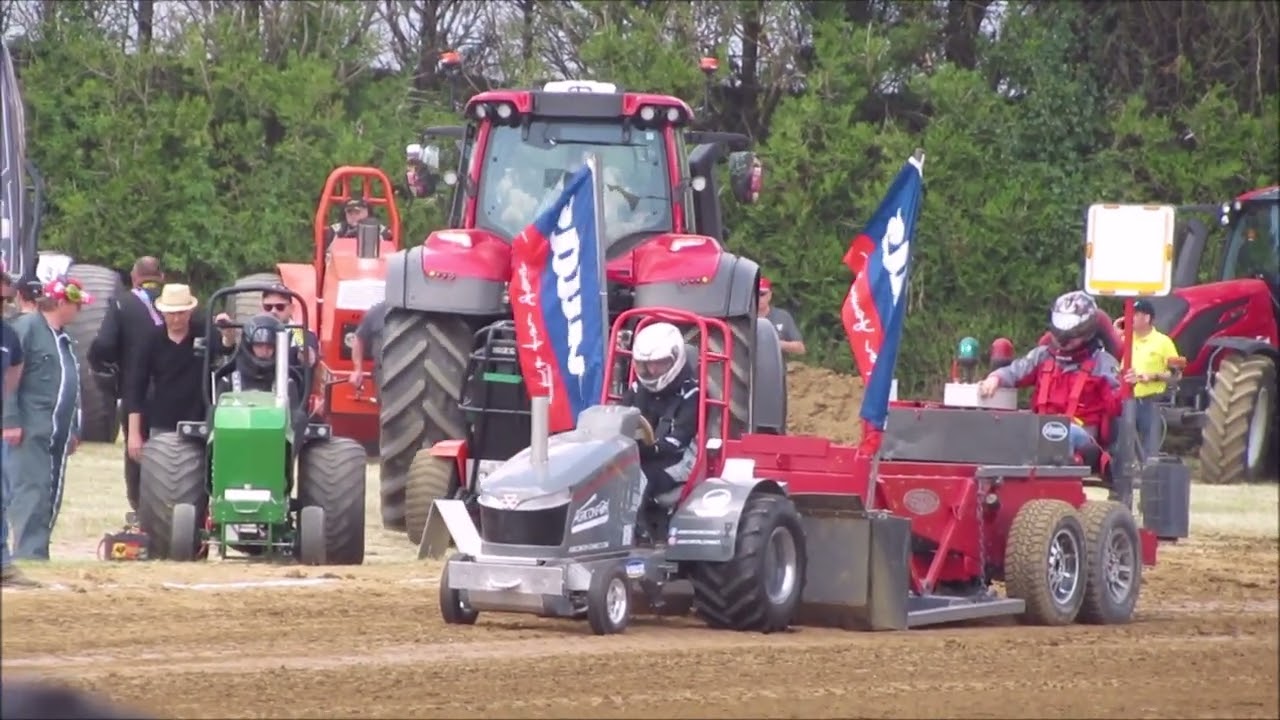 tracteurs pulling 2023 BERNAY