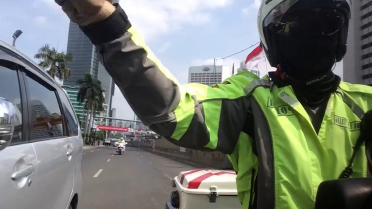 Pengawalan RI 2 Golf Senayan - Istana Negara part 2
