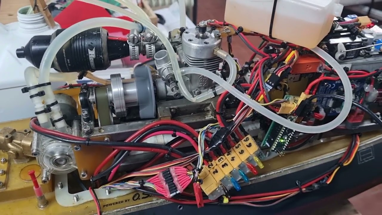 Pedro Gomez Submarinos RC. Control automatico de la temperatura de la culata.