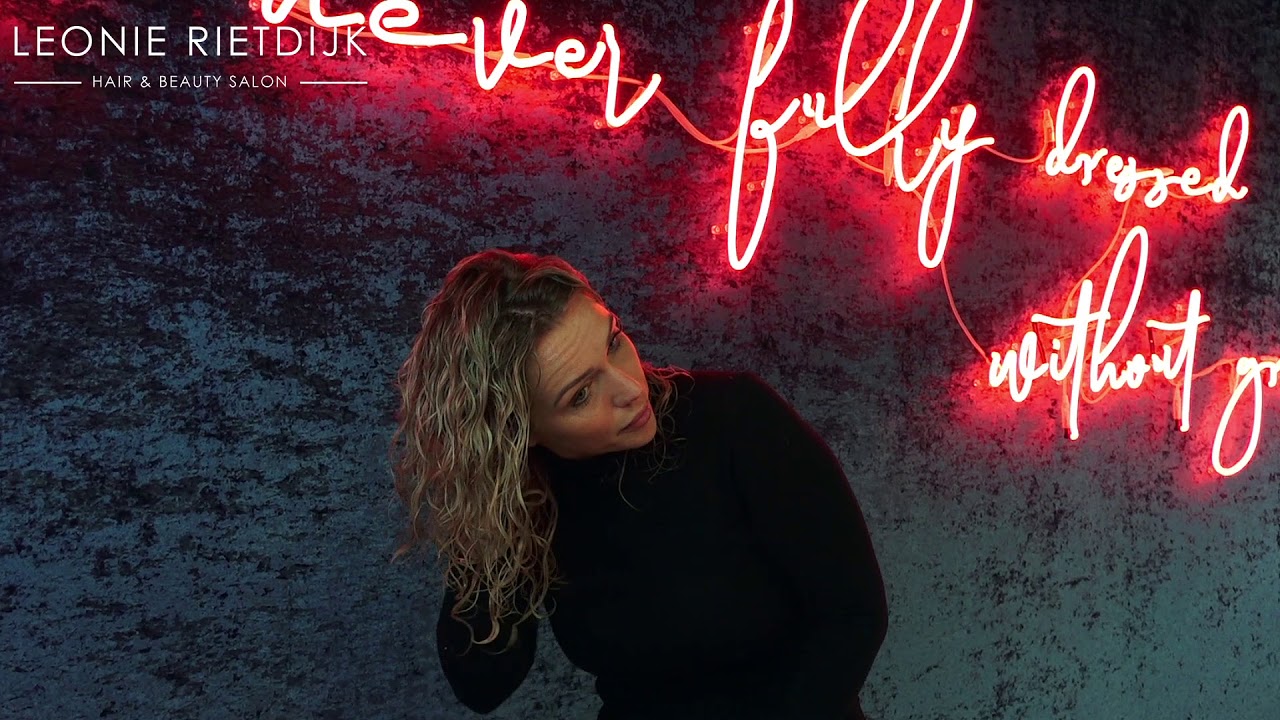 Hoe fohn je je krullen? Door Leonie Rietdijk -Hair&Beauty salon-