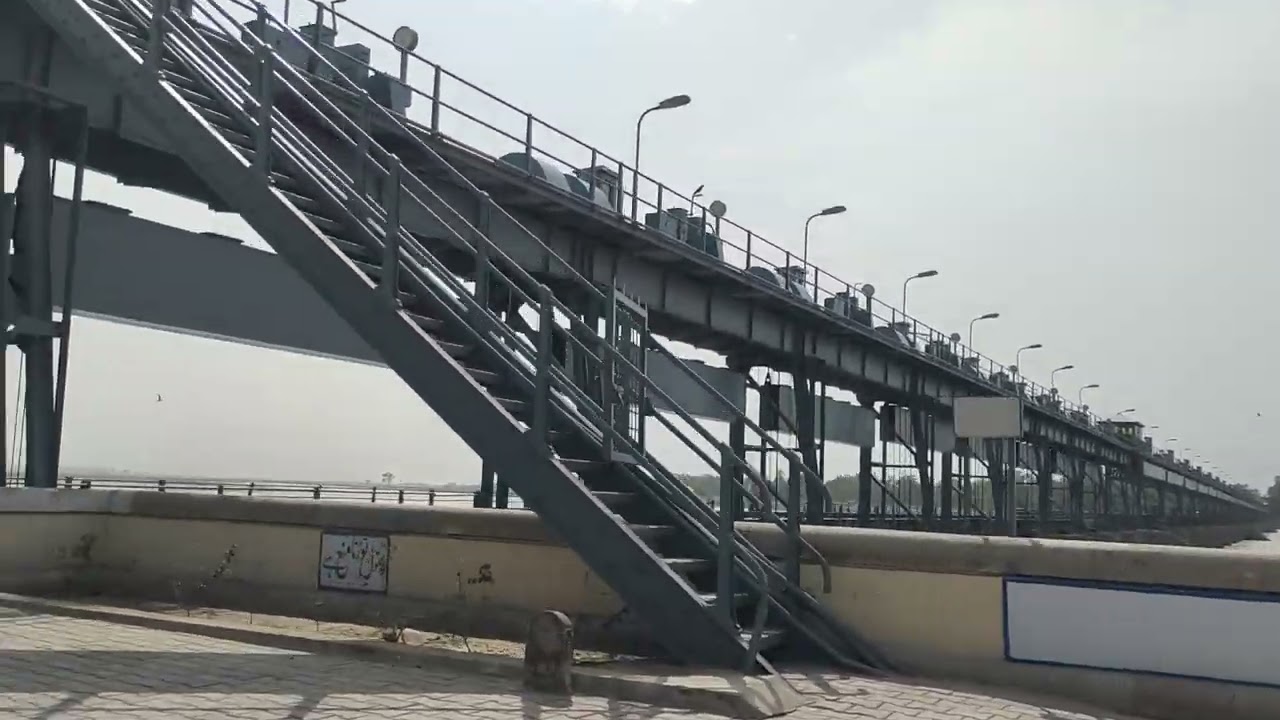 ہیڈ سلیمان کی میں اتنا تیز پانی انڈیا نے چھوڑ دیا ہے پاکستان کی جانب اللّه خیر کریں
