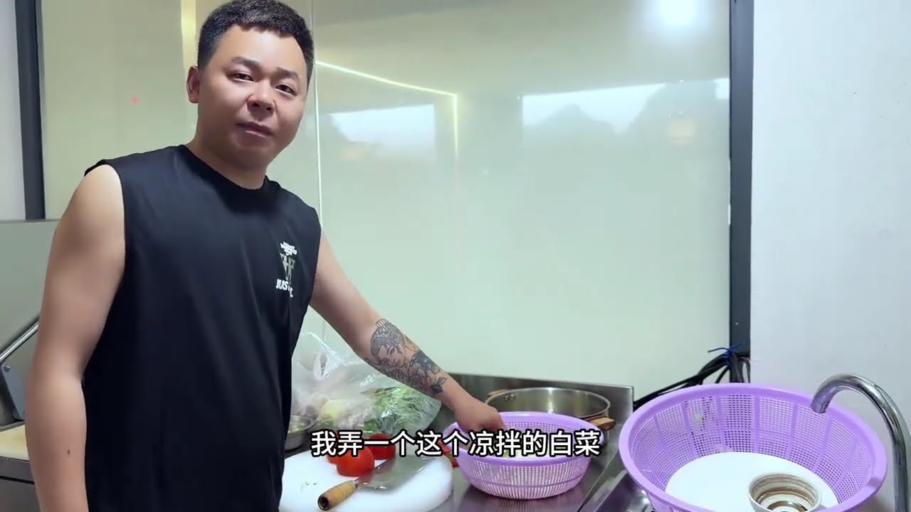 出门旅游也要我自己做饭，我不干了！#味道好极了你们想吃吗 @抖音小助手   抖音