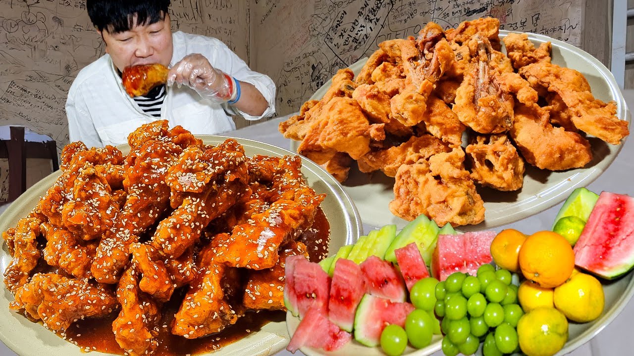 32년 역사.. 양념 후라이드 3마리급 2마리 치킨.. 과일 한바구니 나와서 깜짝 놀람!