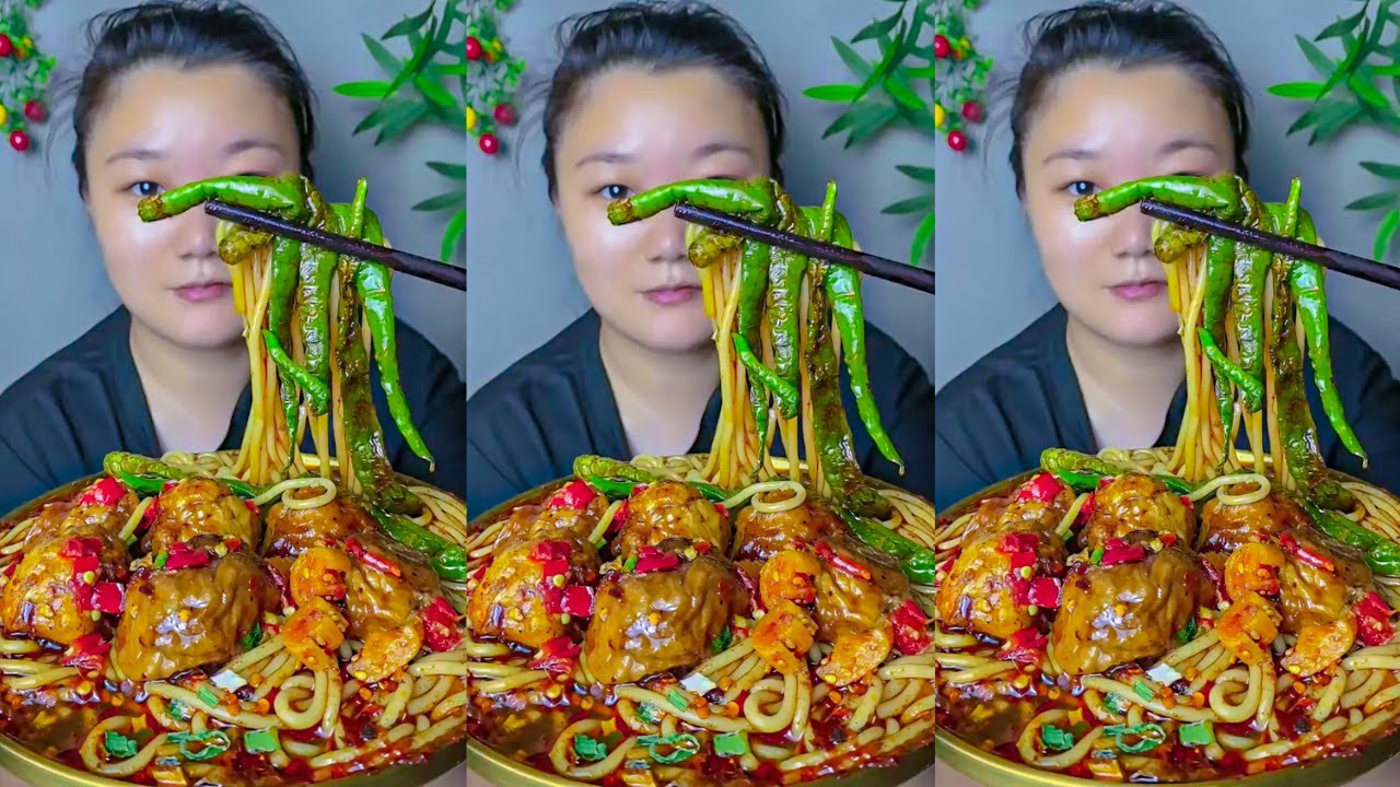 Spicy Noodles & Chicken Stir-Fry! Sister’s Rural Food Eating Show Is Mouthwatering!
