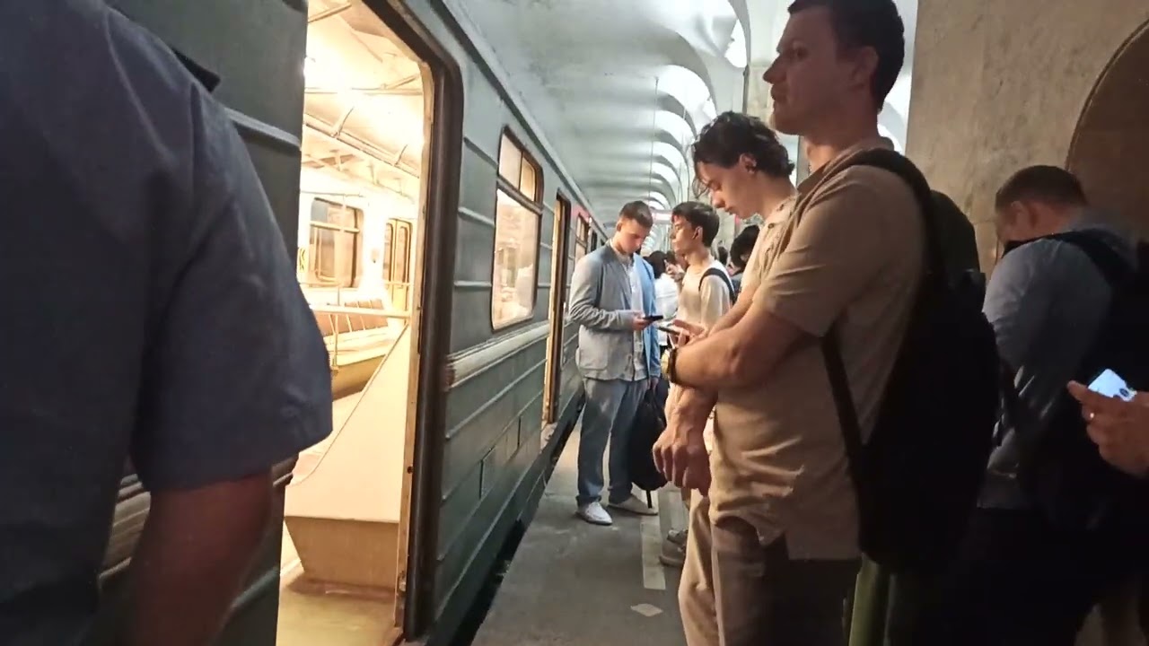 Посадки нет на станции Автозаводская 81.717-714.5М