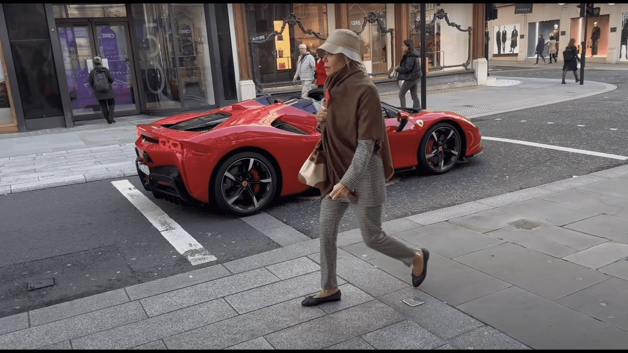 Street Style Fashion over 50 60 70 | Fashionable and Stylish&nbsp;People&nbsp;in&nbsp;London
