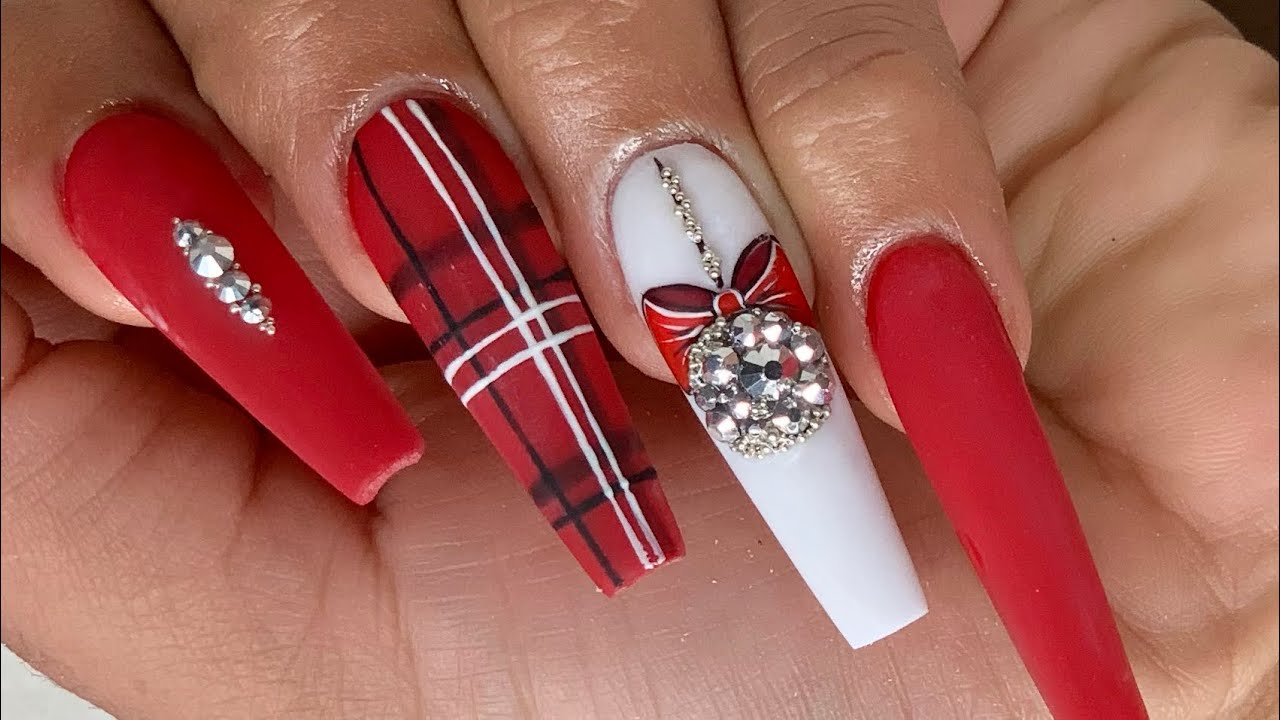 Diseño de uñas para Navidad | Uñas acrílicas | diseños de moda 2020