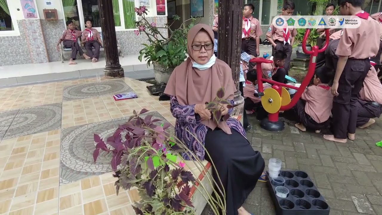 [PEMBELAJARAN] EPS.3 IMPLEMENTASI SADAR LINGKUNGAN SMP NEGERI 1 KRIAN SIDOARJO