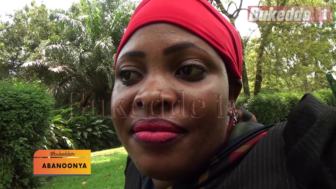 Abanoonya: Asimah Batte omusibi w’enviiri anoonya musajja musiraamu. B