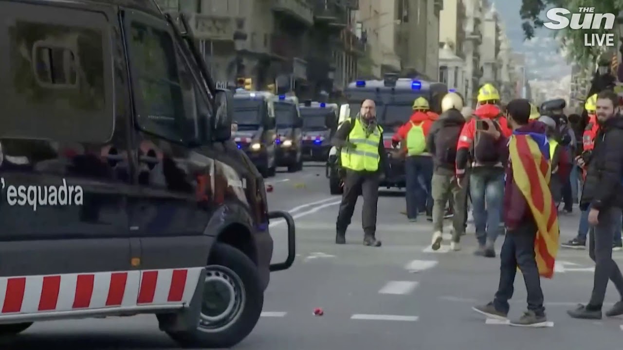 Catalonia independence protests turn violent in Barcelona