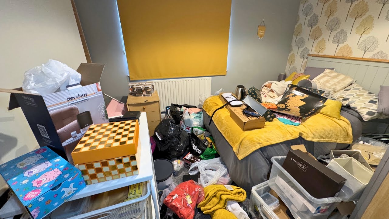English Couple So OVERWHELMED by CLUTTER They Asked For Help 😫 
