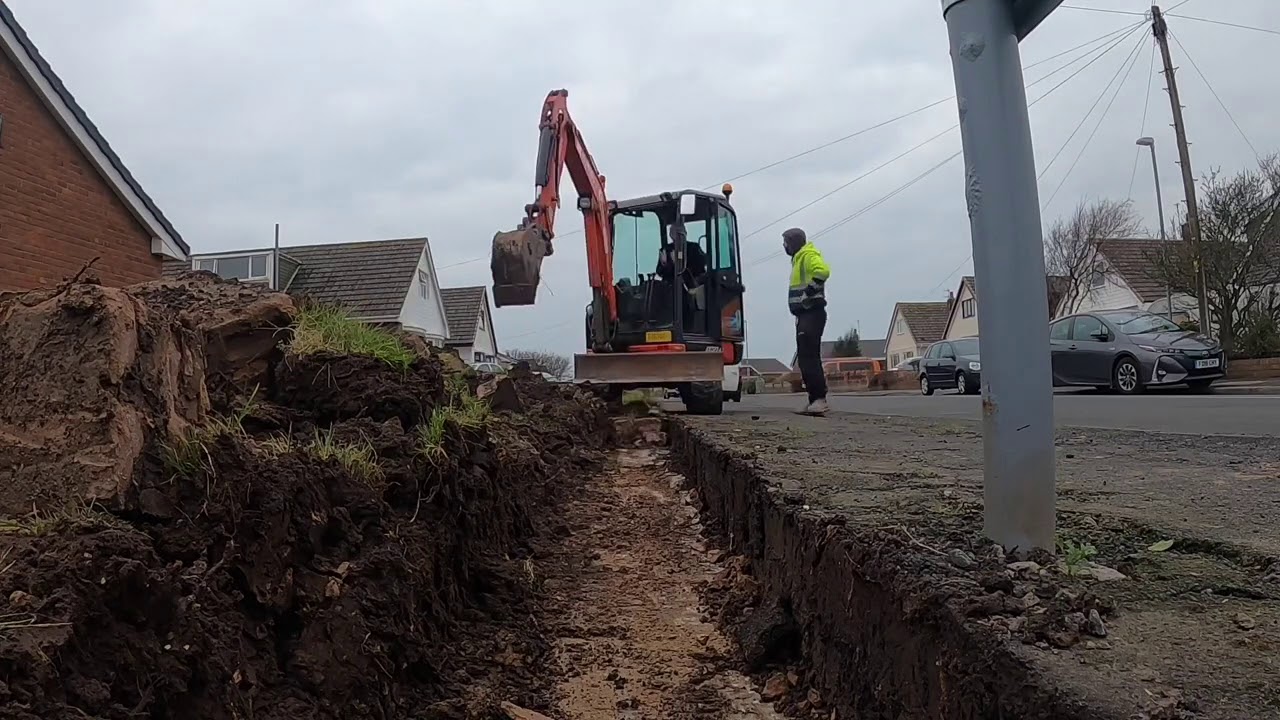 Bricklaying: starting a 40 metre wall the dig out