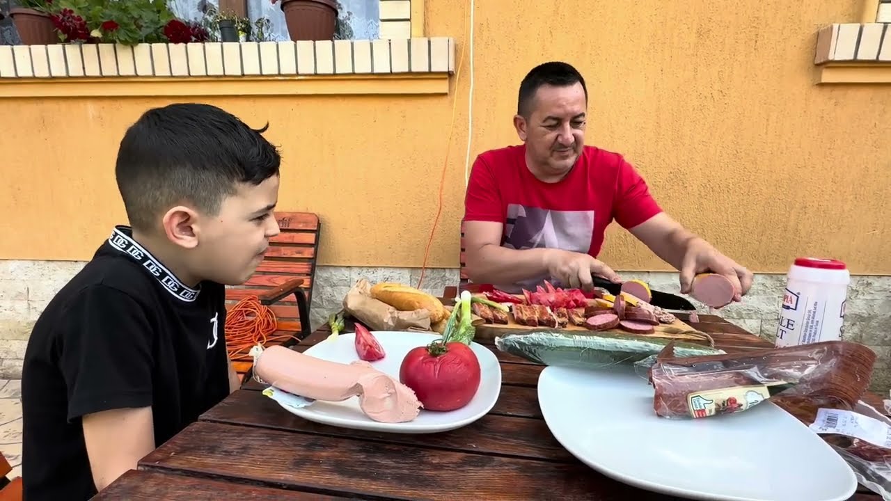 Cu cine se ceartă lumina  pe 1 și lunea!