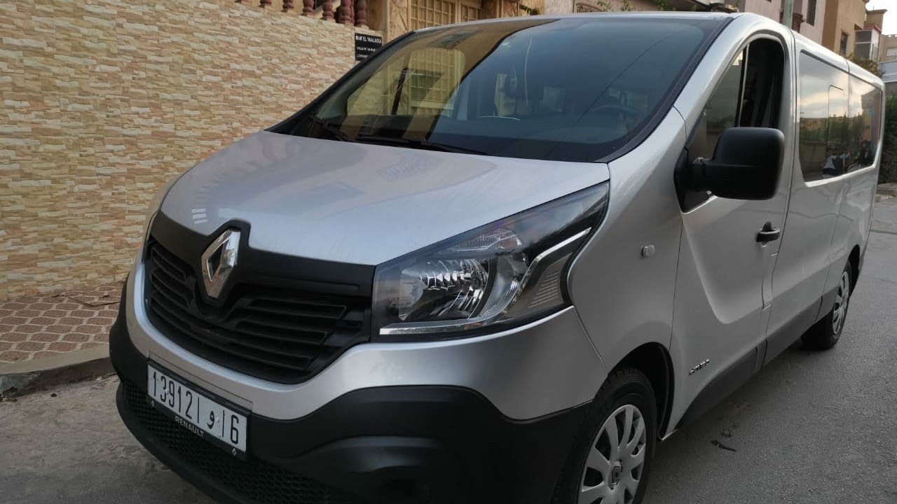 سيارة للبيع بثمن مناسب من نوع رونو الهاتف 0620979761