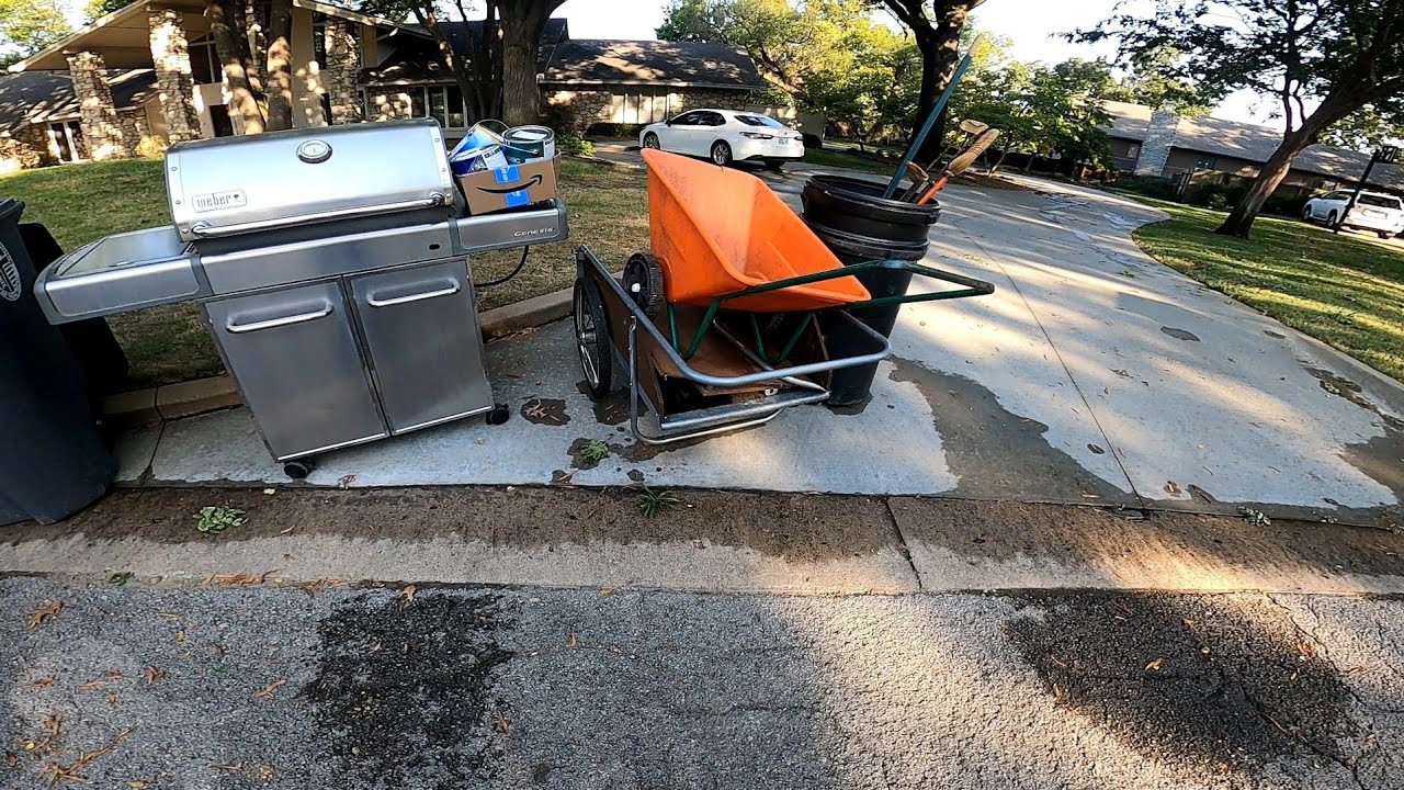 como tiran sus cosas ala basura cuando se mudan de casa