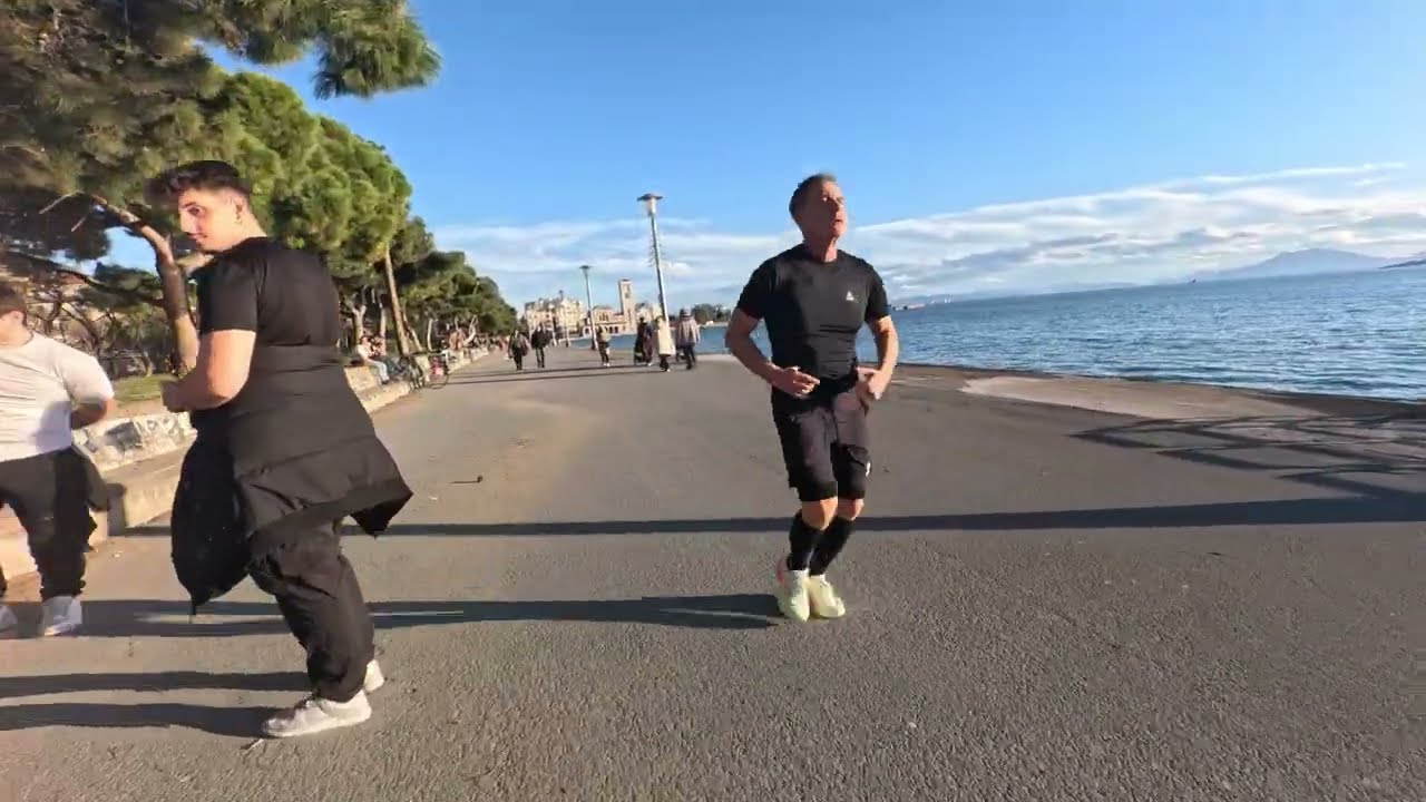 Μια απογευματινή βόλτα στην παραλία