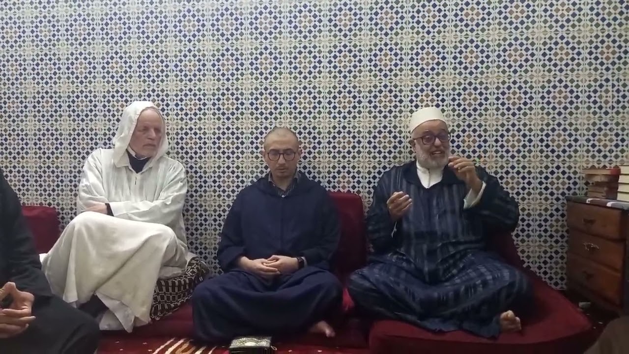 الزاوية التجانية بالقصبة بالمحمدية. الاجابة عن سؤال فقير عن حكم اخذ الاذن في ذكر وظيفتين في اليوم