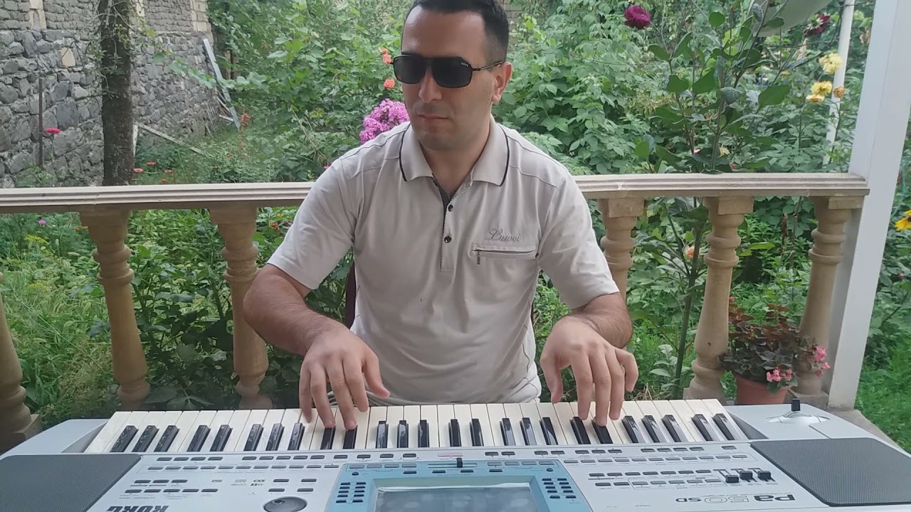 Elikram Bayramov-Yaz çiçeyim