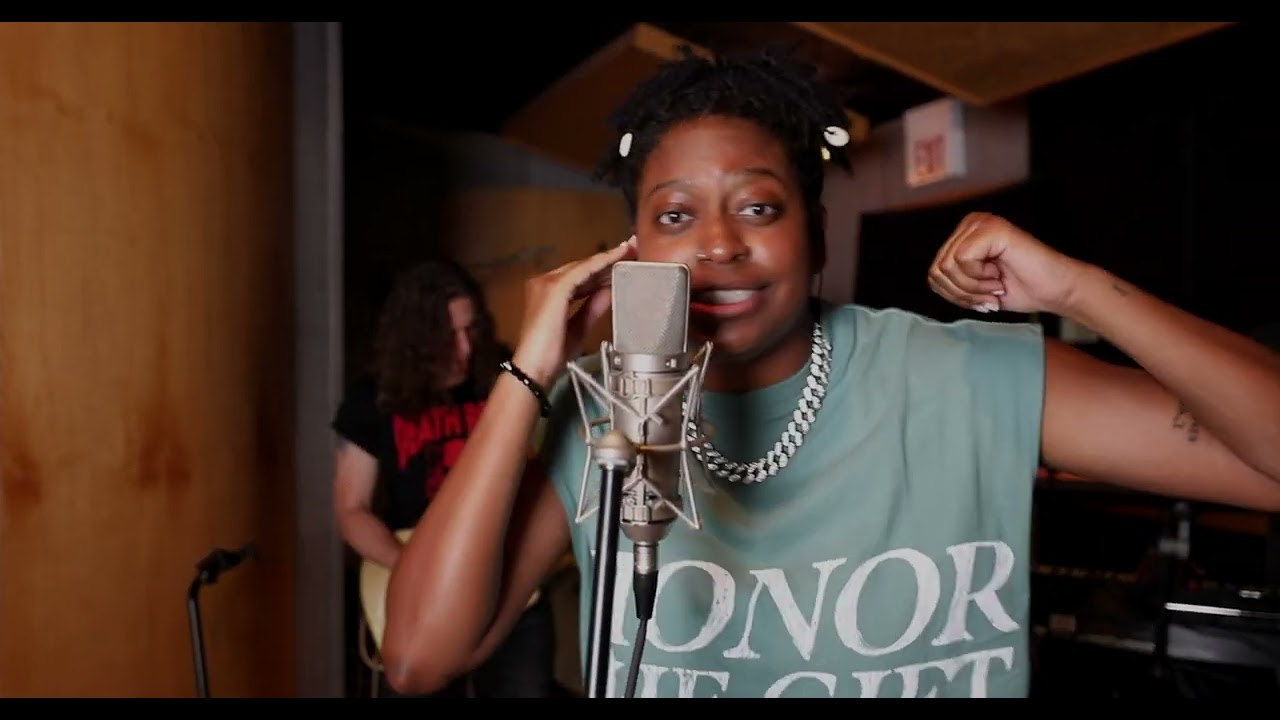 Birds - Live  by Daisha McBride (@The_RapGirl)