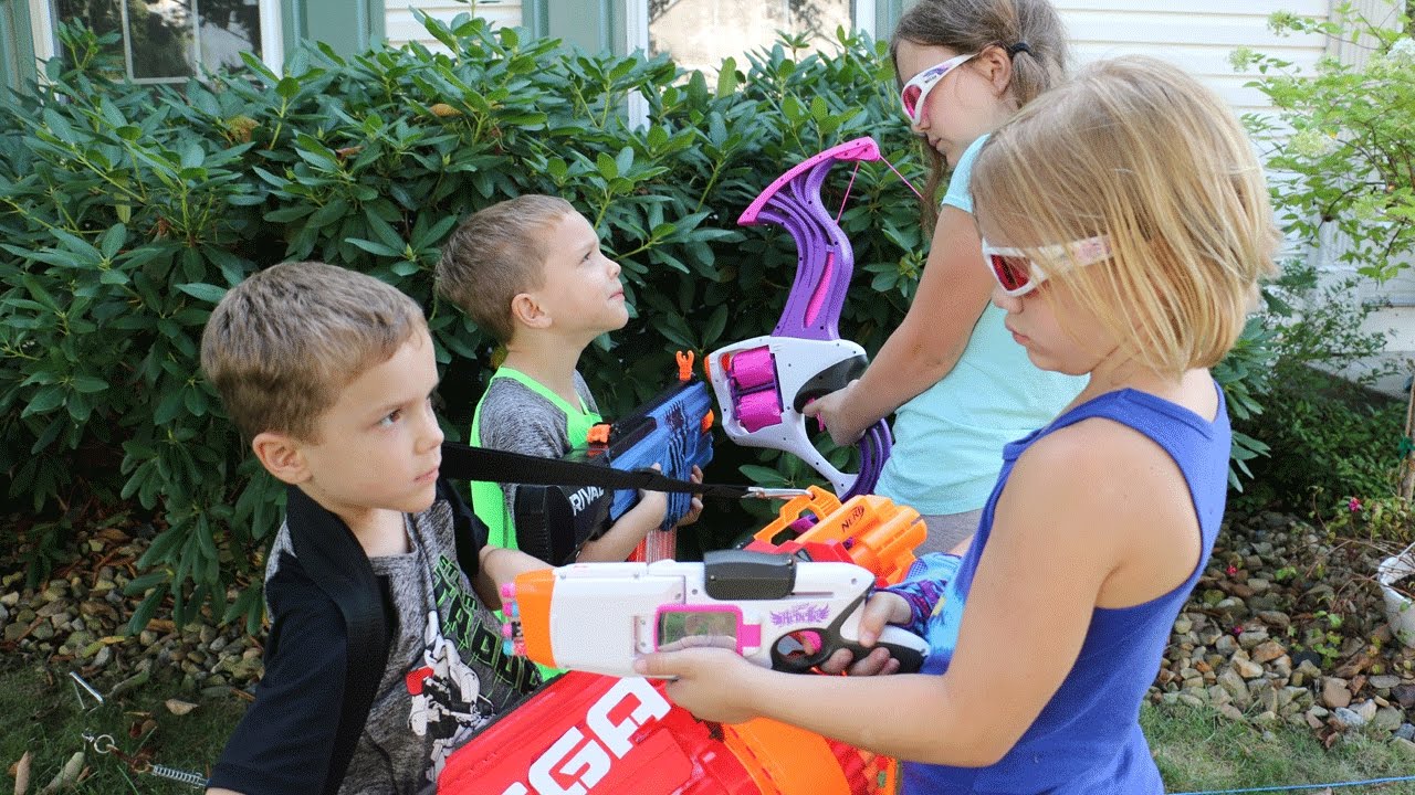 Nerf War : Boys vs Girls Series