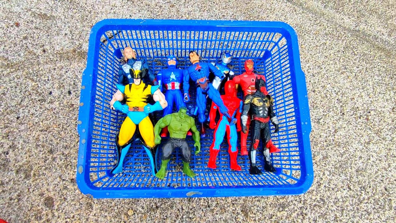 superheroes exciting between spiderman hulk superman antman iron man batman joker ultraman avengers