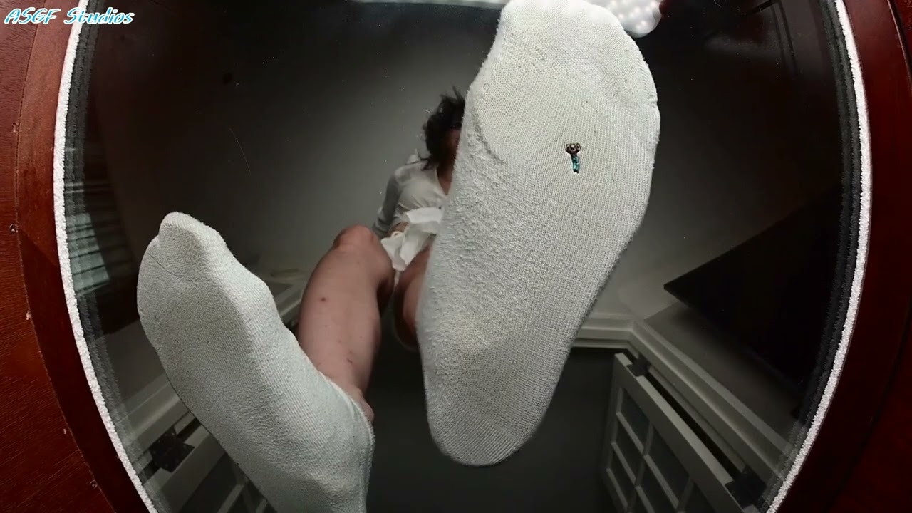 Sweaty Sock Bug Extermination by new Giantess in town