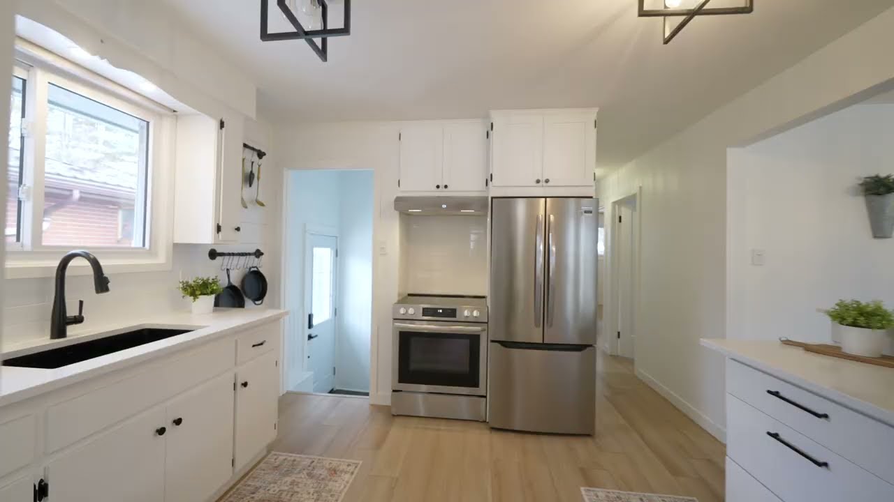 Family friendly & move in ready! 10 Rossford Crescent, Kitchener, Ontario.  