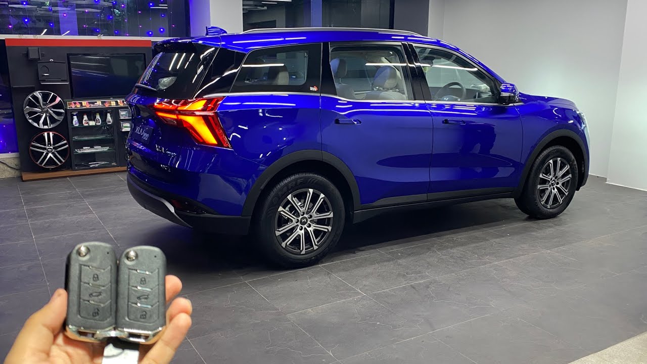 Mahindra XUV700 AX7 L - Sony 3D Sound, Wireless Charging, 360 Degree Camera, Panoramic Sunroof
