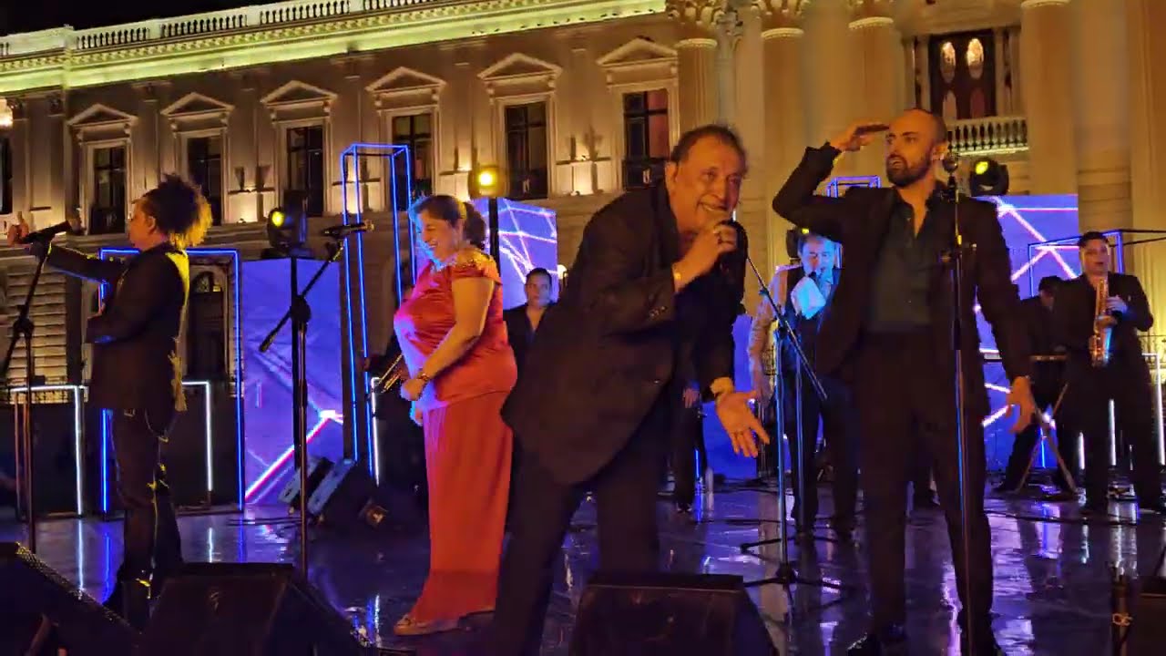 orquesta hermanos flores en noche blanca! centro histórico san salvador. #youtuberjose1