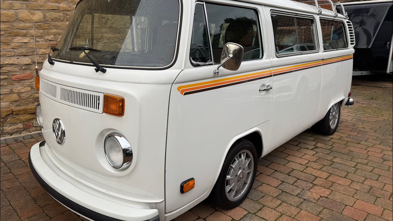 Combi VW T2b Microbus Deluxe 1979