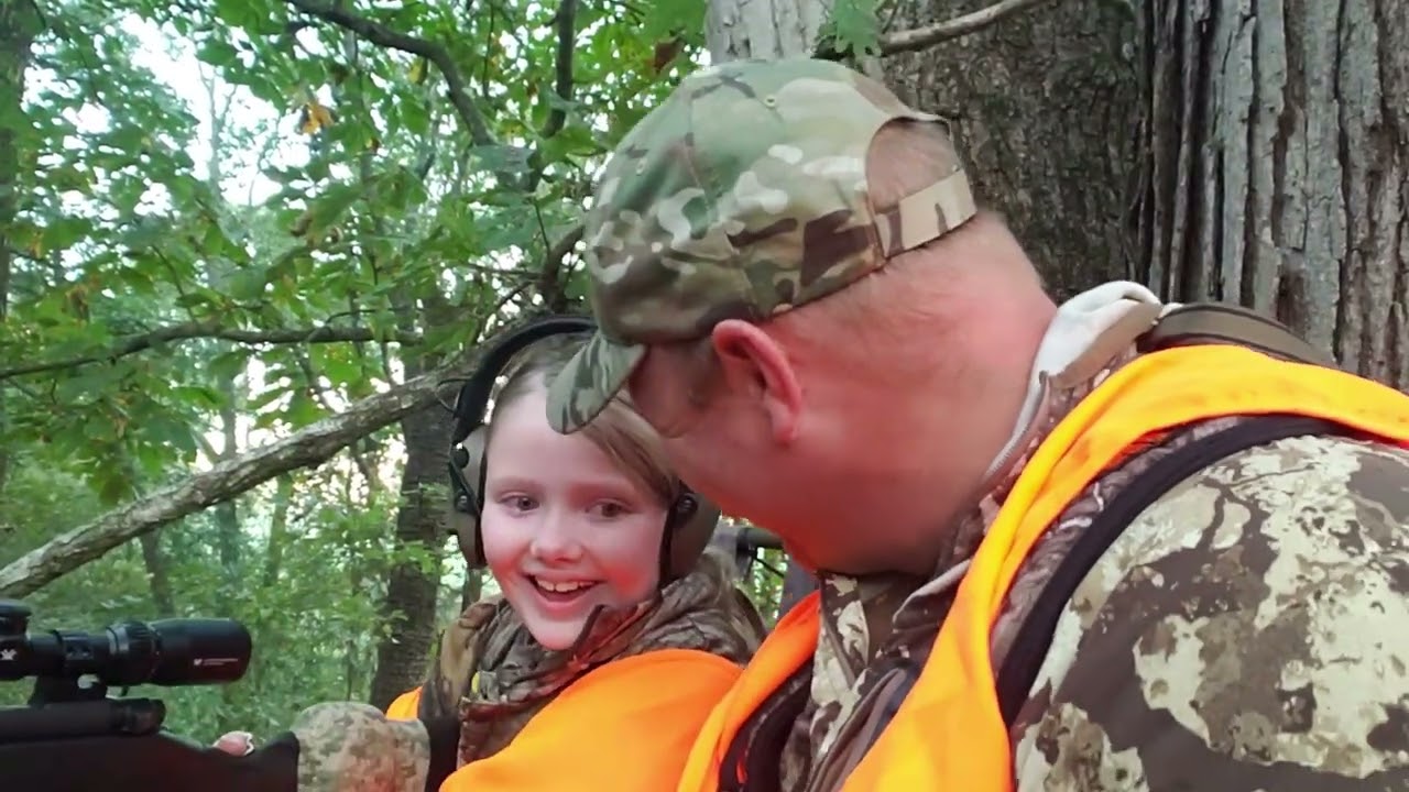 Jessa's First Deer! Kid SMASHES Georgia Buck! #chroniclesofthecreeks #deerhunting #350legend