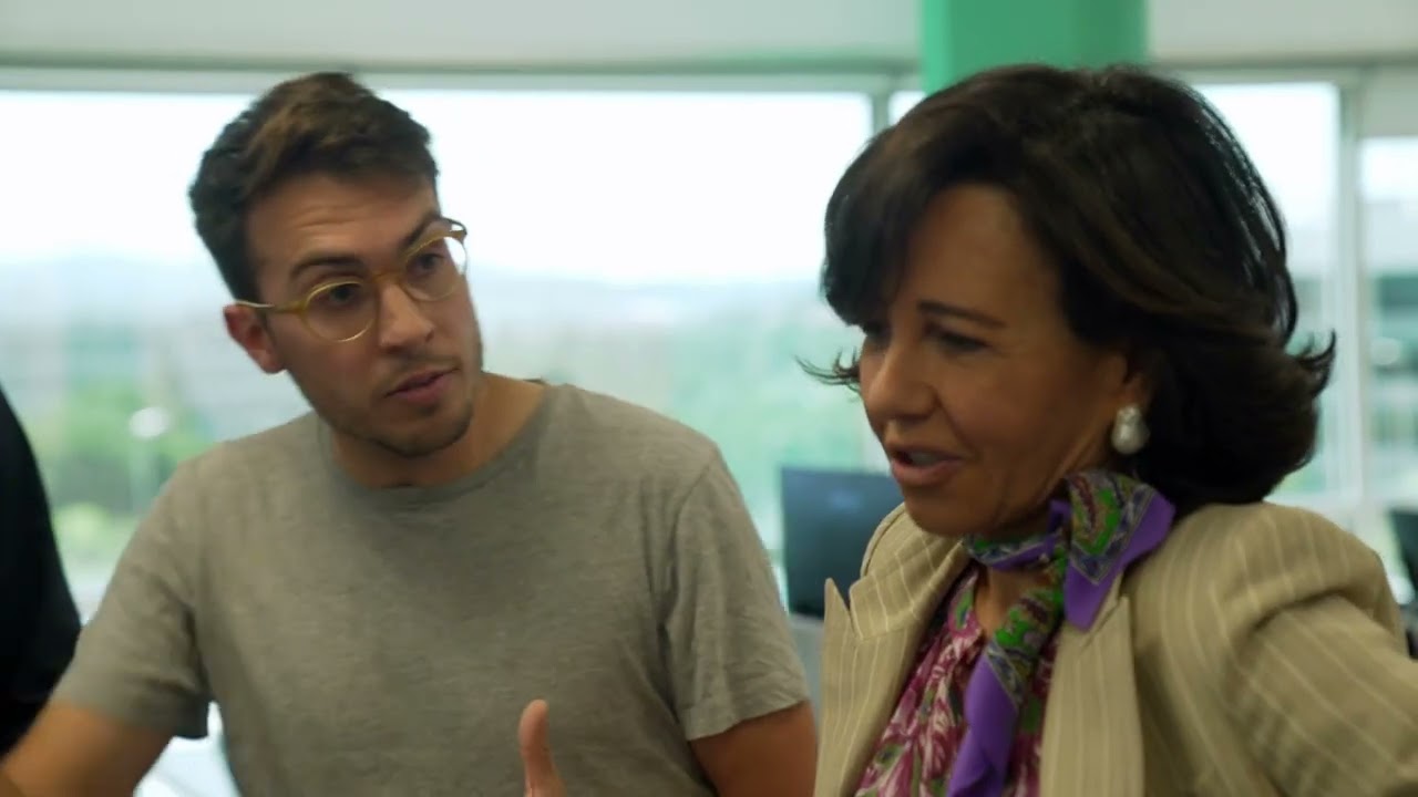 Ana Botín y António Simões visitan Innovamat