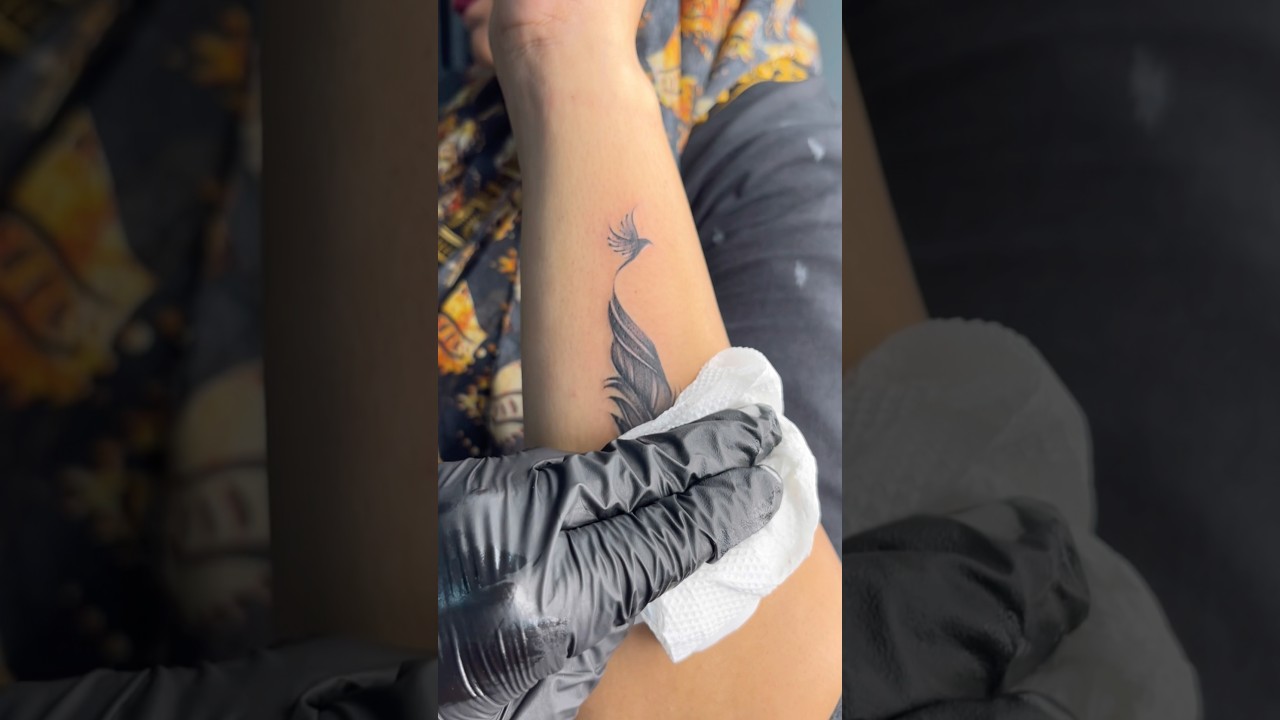 This feather tattoo will blow your mind 🪶🔥 #feather #featherpainting #tattoo #tattooartist