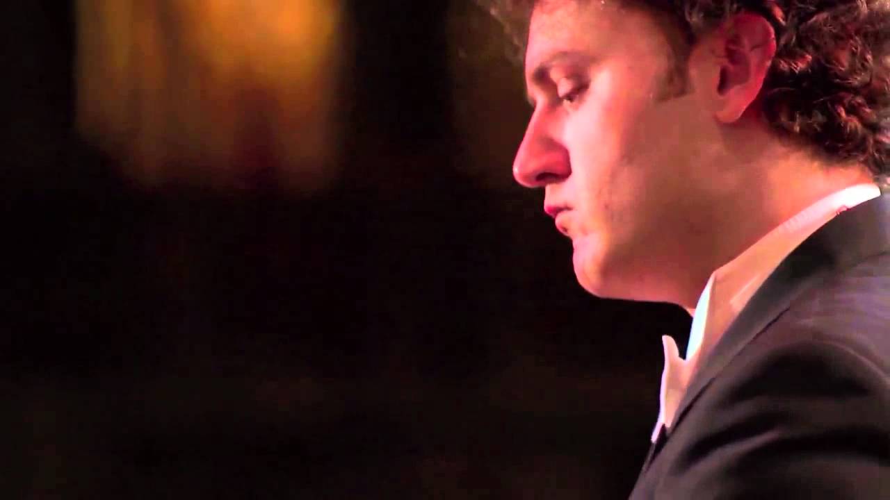 Giuseppe Albanese plays Debussy - Pour le Piano: Sarabande
